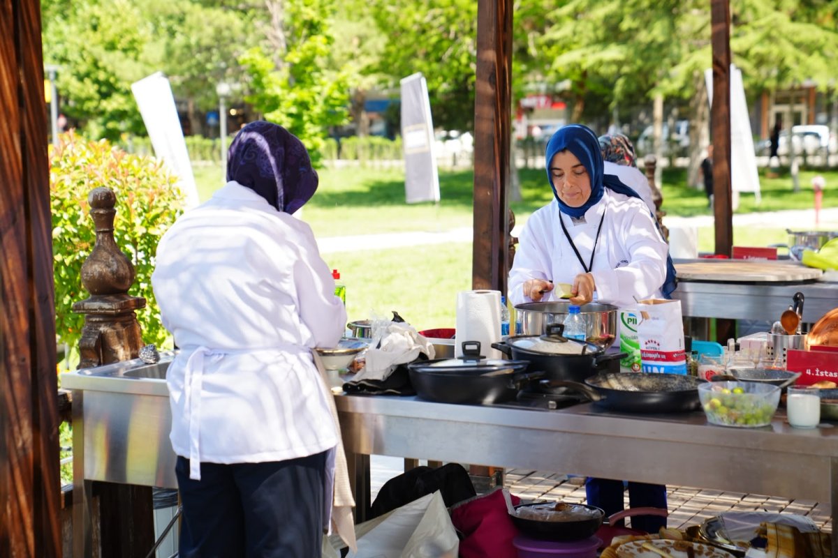 Konya Yöresel Yemek Yarışması Lezzet Dolu Finalle Tamamlandı - 15