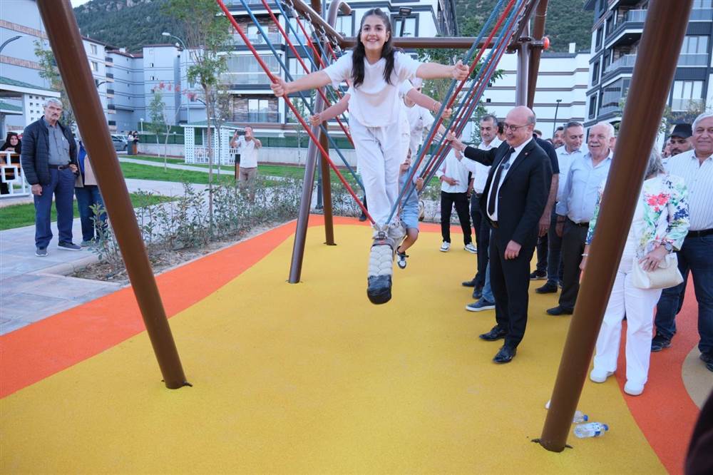 Akşehir’de 10 Bin Metrekarelik Genç Park Hizmete Açıldı