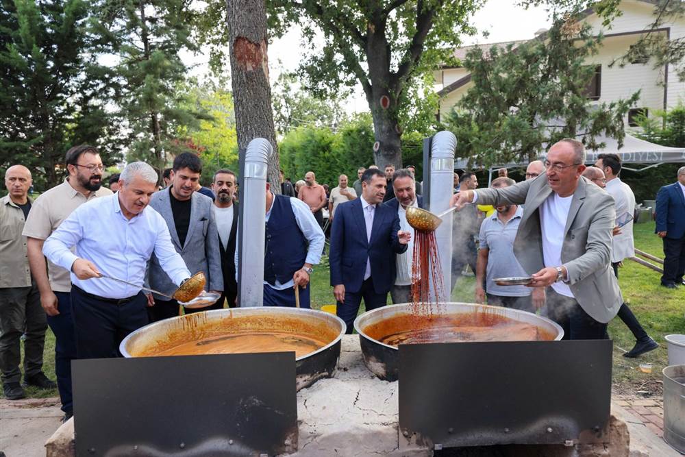 Bağ Bozumu Geleneği Meram Bağı’nda Gelecek Kuşaklara Aktarılıyor