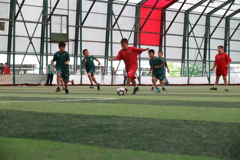 Yaz Kuran Kursu Öğrencileri Futbol Sahasında
