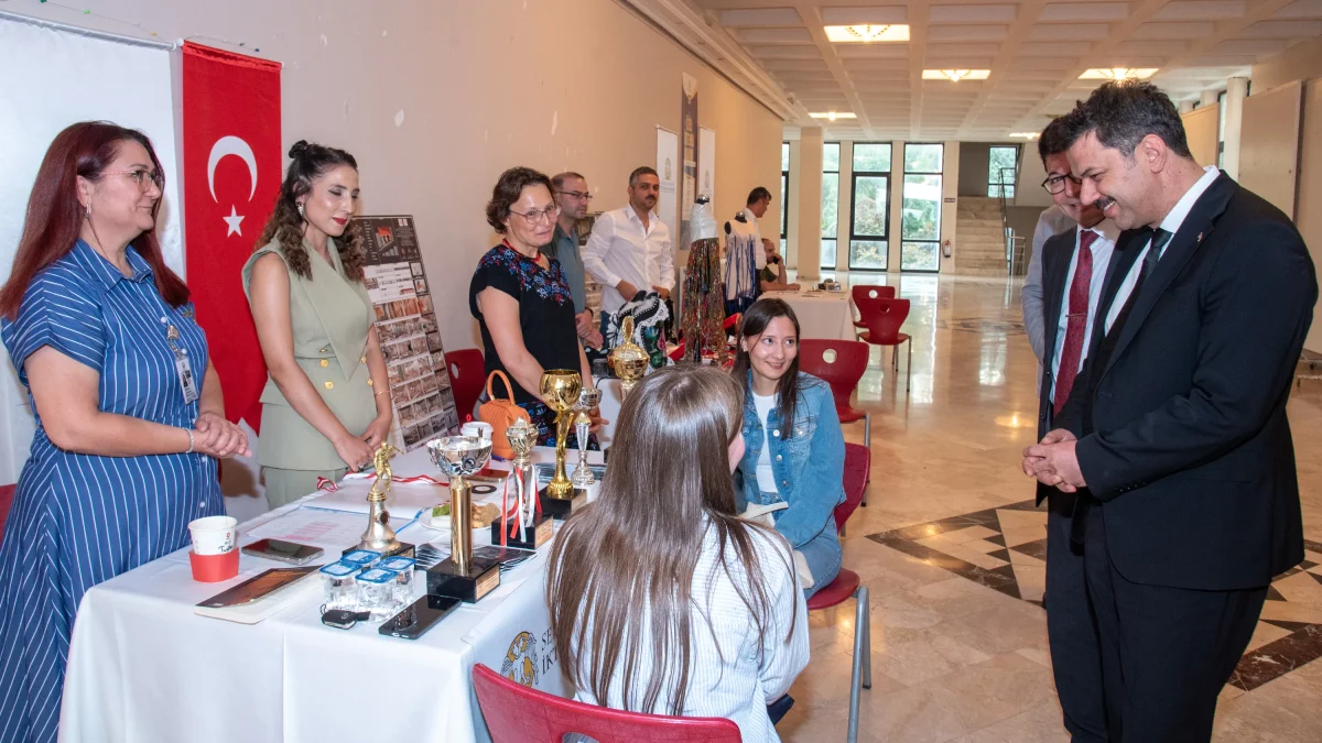 Selçuk Üniversitesi Aday Öğrencilere Kapılarını Açtı