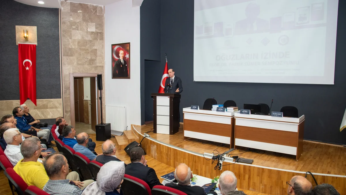 Tarihçi Faruk Sümer Selçuk Üniversitesinde Anıldı