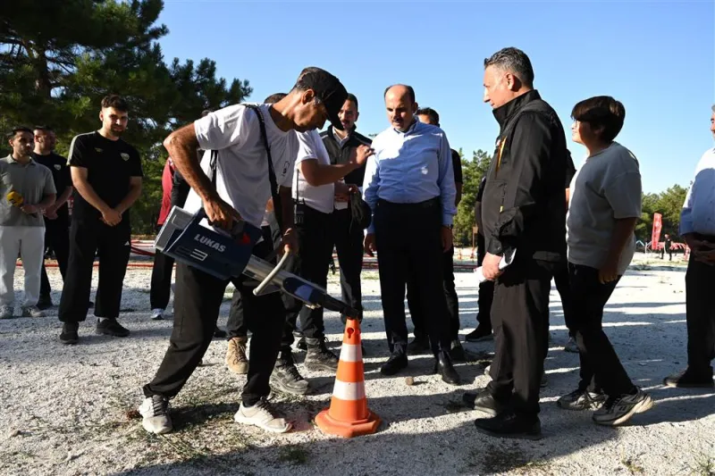 Büyükşehir Gönüllü İtfaiyecilik Eğitimi Sürüyor