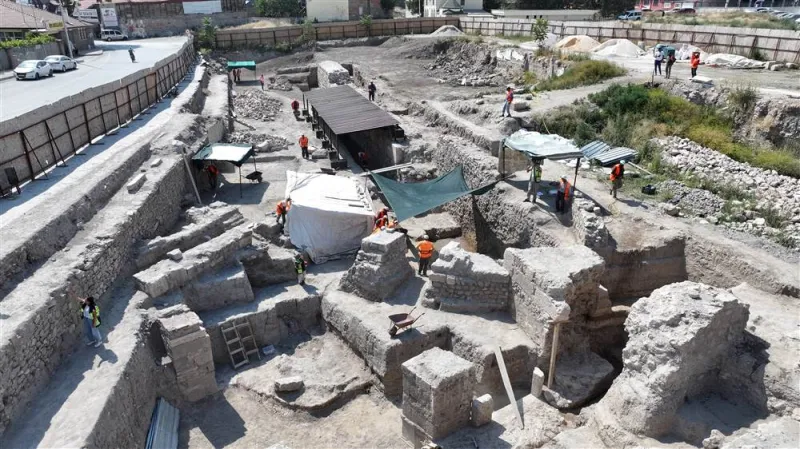 Konya'da Selçuklu Surları ve Larende Kapısı Gün Yüzüne Çıkıyor
