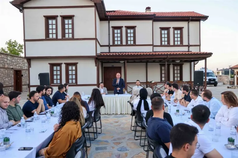 Başkan Kavuş Gençlerle Buluştu