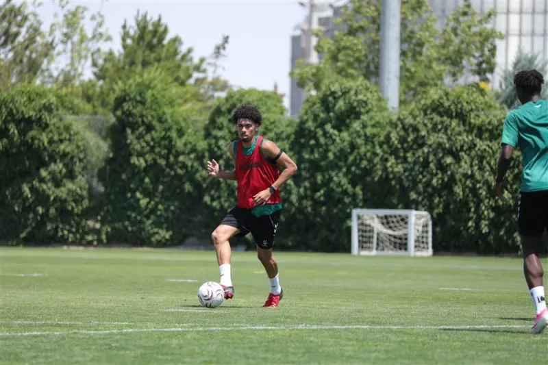 Konyaspor Fenerbahçe maçı hazırlıklarına başladı