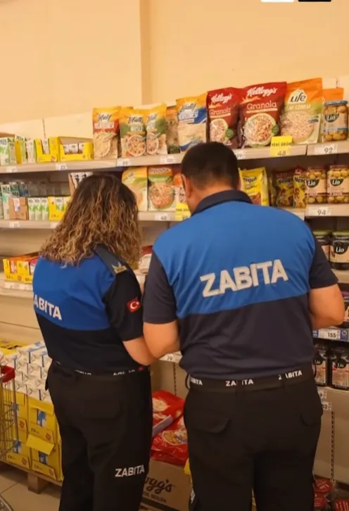 Çumrada Zabıta Ekiplerinden Market Denetimi