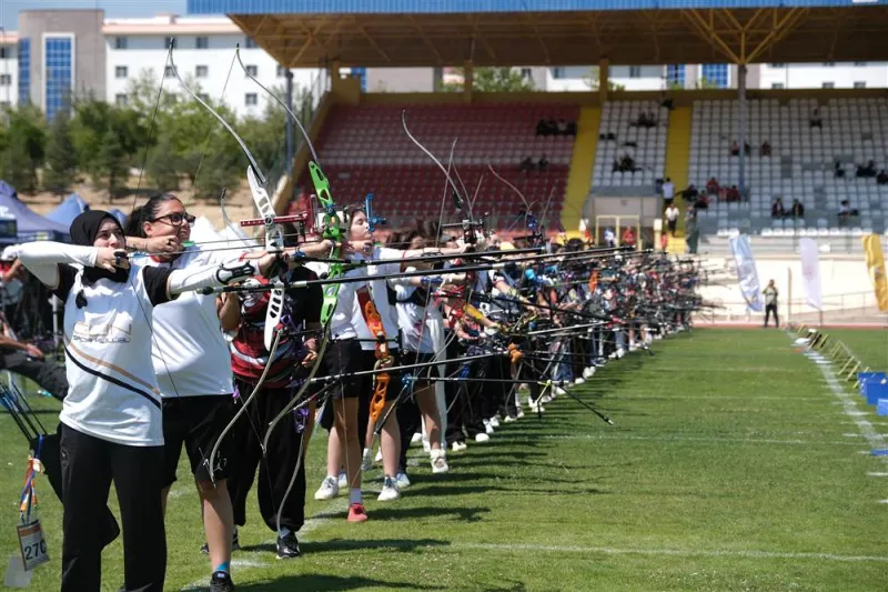 750 Sporcu Konya'daki Okçuluk Turnuvasında Buluştu