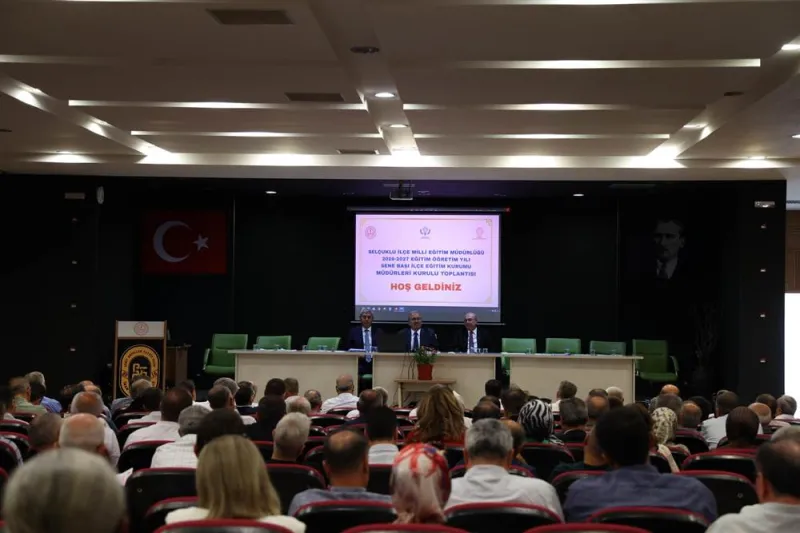 Selçuklu’da Eğitim Yılı Öncesi Okul Müdürleri Toplantısı Gerçekleştirildi