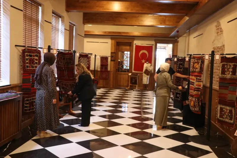Berna Özden’in 15 yıllık heybe koleksiyonu geçmişi geleceğe taşıyor