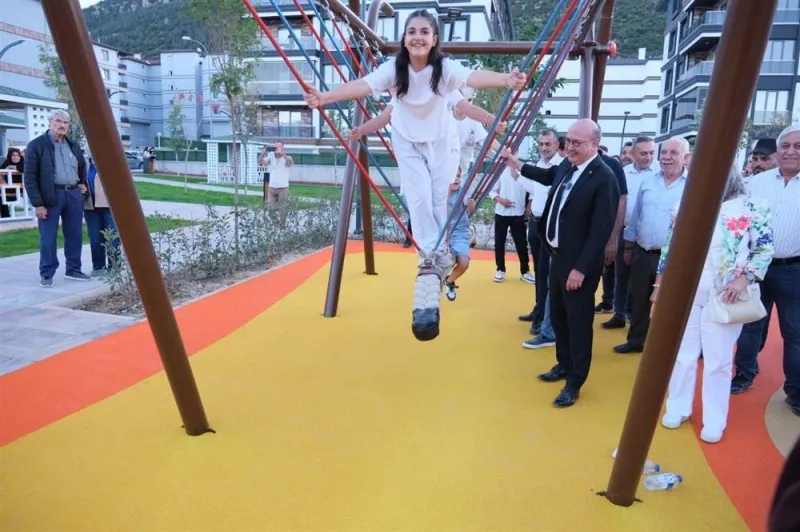 Akşehir’de 10 Bin Metrekarelik Genç Park Hizmete Açıldı