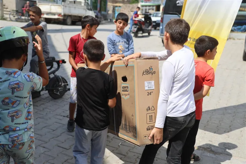 Güle Oynaya Camiye Gel Projesinde Bisiklet Dağıtımı Başladı