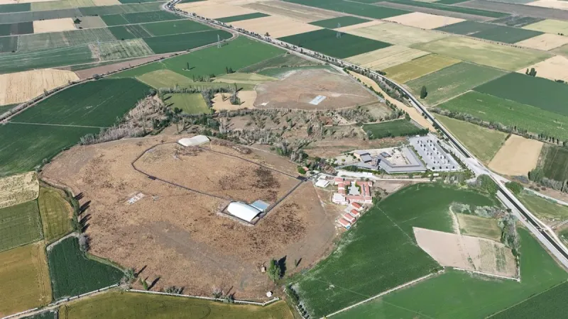 Çatalhöyük'ün "ölüler evi"nin bitişiğinde 8 bebek iskeleti bulundu