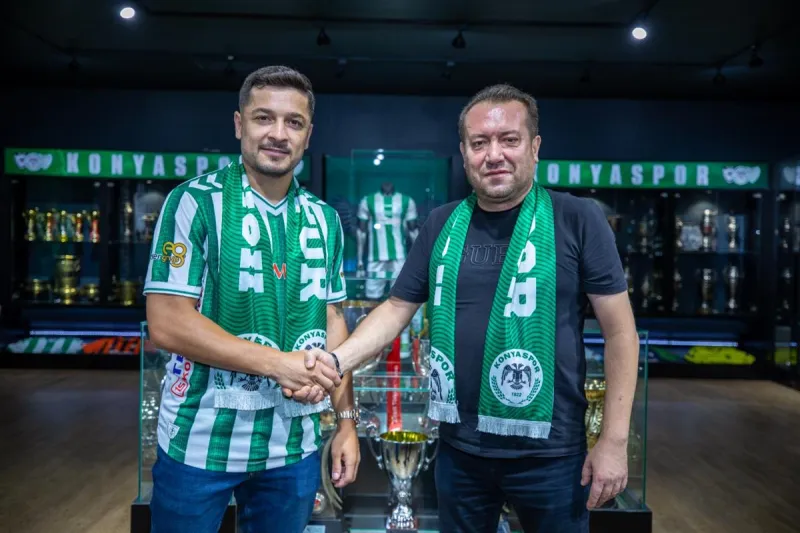 Konyaspor, Ahmet Oğuz ile 1 yıllık sözleşme imzaladı