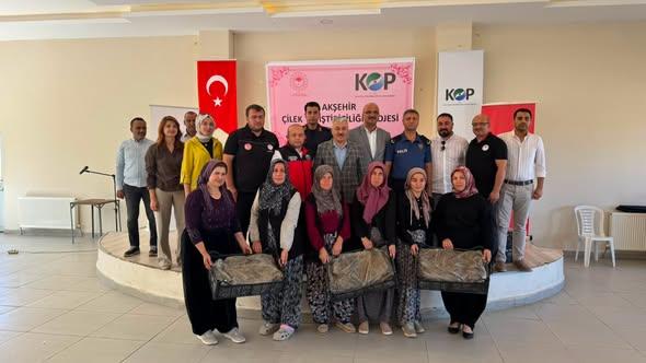 Akşehir Çilek Yetiştiriciliği Projesi Kapsamında Üreticilere Destek
