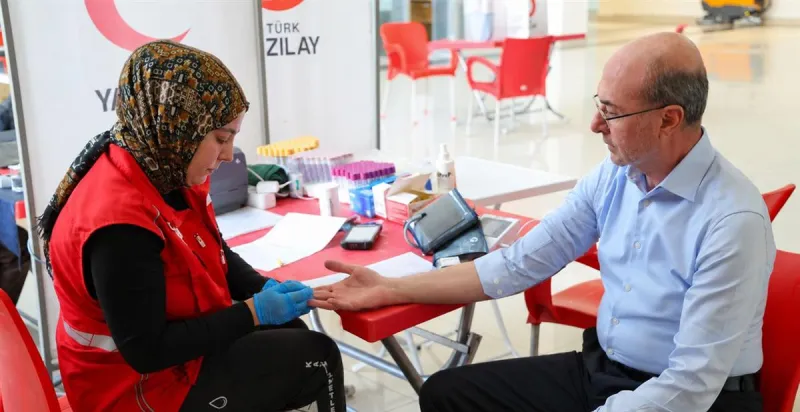 Selçuklu Belediye Başkanı Pekyatırmacı’dan kan bağışına destek