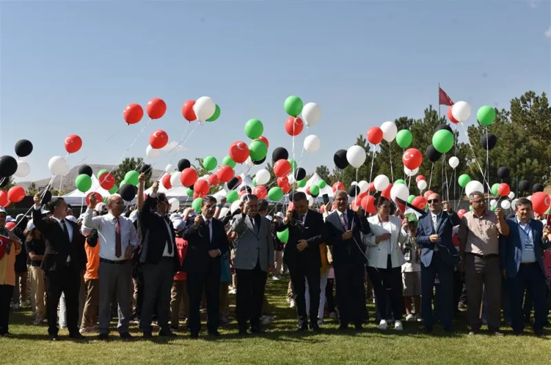 Konya’da “Uçurtmalar Vurulmasın, Gökyüzü Çocuklara Kalsın” etkinliği düzenlendi