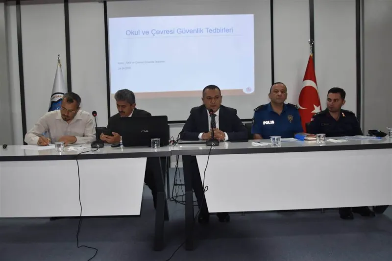 Çumra'da Okul Güvenliği Toplantısında Alınacak Tedbirler Değerlendirildi