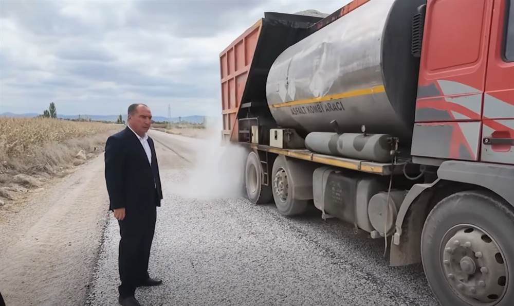 Balçıkhisar yolunda asfalt serimi gerçekleştirildi
