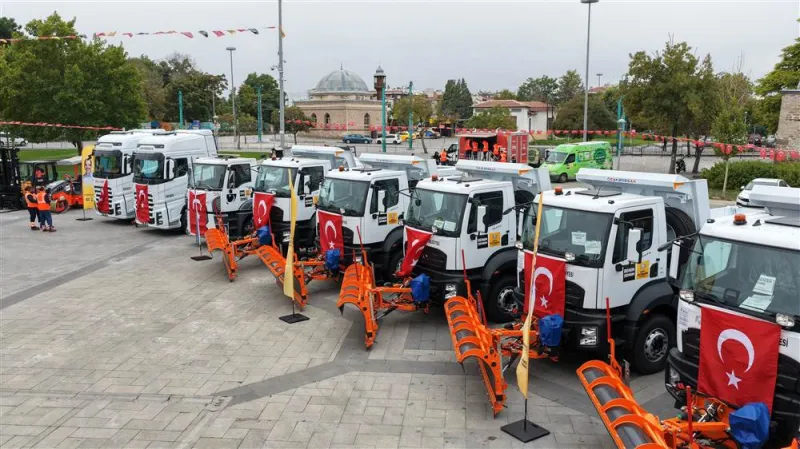 Konya Büyükşehir Belediyesi filosuna 419 milyon liralık 54 yeni araç