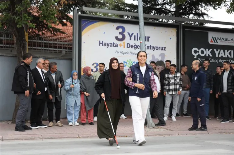 Konya Büyükşehir zabıtasına trafikte görme engellilere destek eğitimi
