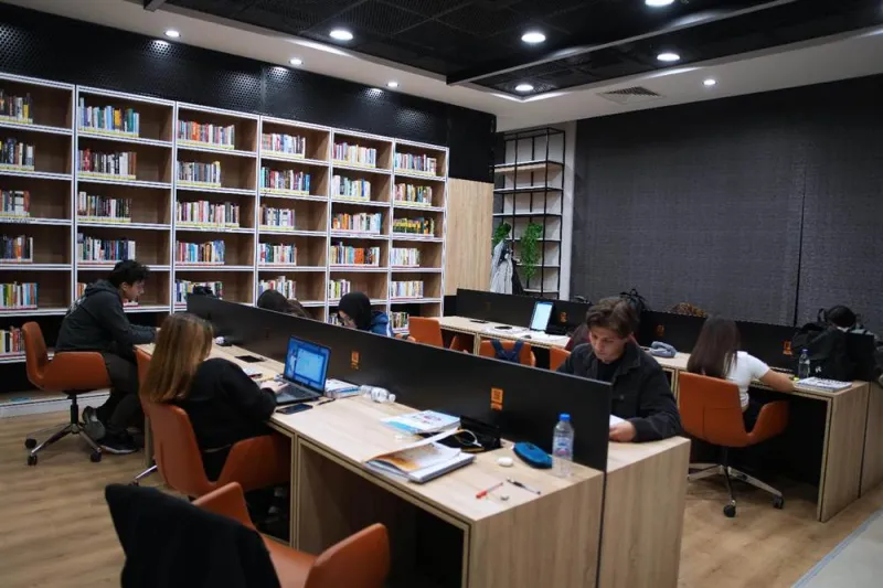 Ali Ulvi Kurucu Gençlik Merkezi 600’ü Aşkın Gence Ev Sahipliği Yapıyor