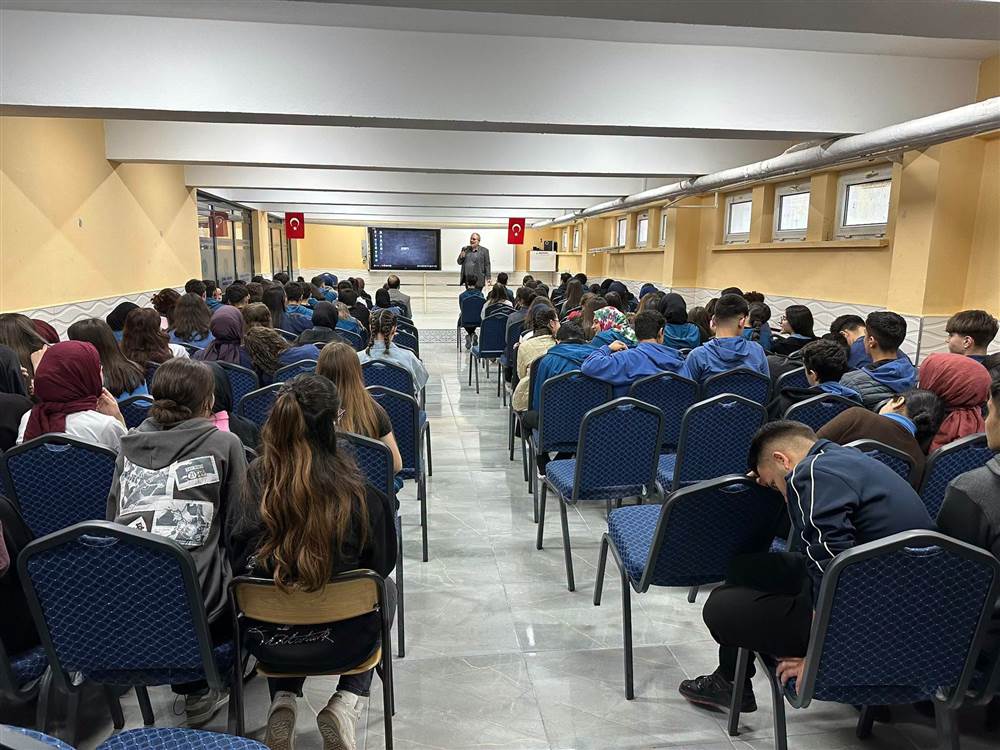 Çumra’daki Liselerde Dini ve Manevi Değerler Seminerleri