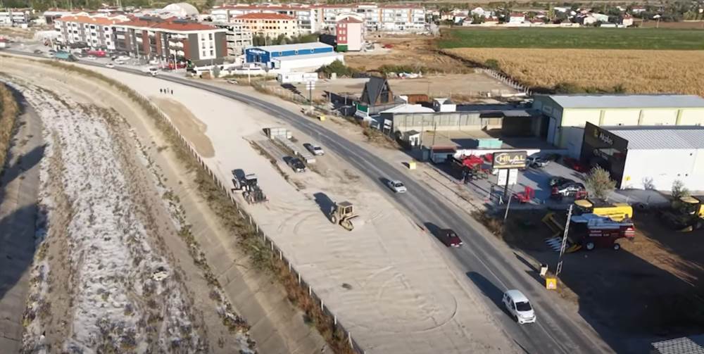 Mavi Tünel Caddesi’nde Çevre Düzenlemesi Sürüyor