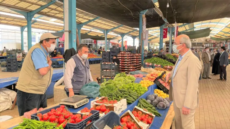 BAŞKAN RECEP CANDAN  ESNAFLA BAYRAMLAŞTI VE HASBİHÂL ETTİ
