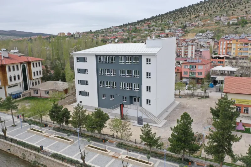 BOZKIR’DA 8 DERSLİKLİ OKULUN YAPIMI TAMAMLANDI