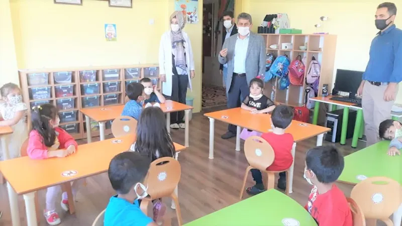 İLÇE MİLLİ EĞİTİM MÜDÜRÜ  OKULLARDA İNCELEMELERDE BULUNDU