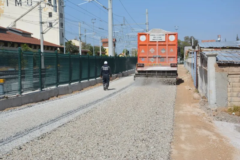 Cahit Aküzüm Caddesinde Yol Çalışmaları Tamamlandı