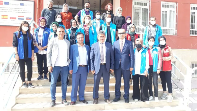 MEHMET ALTUNYALDIZ ÖĞRENCİ-ÖĞRETMEN BULUŞMALARINA DEVAM EDİYOR