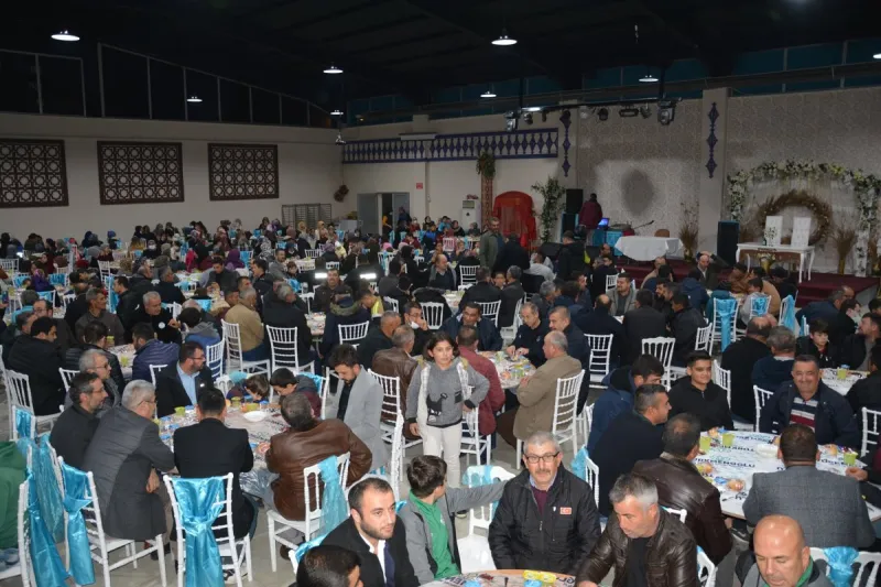 BELEDİYE PERSONELİ MORAL YEMEĞİNDE BULUŞTU