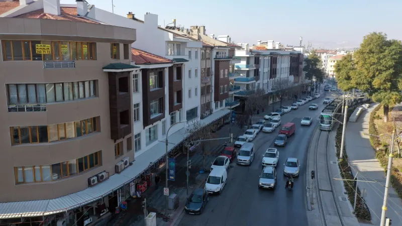 Alaaddin Caddesi’ndeki Binalar Tarihi Dokuya Uygun Hale Geliyor