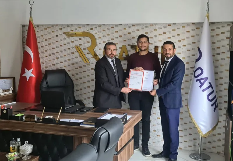 ÇUMRA’DA İLK TURİZMCİLİK VE SEYAHAT ACENTELİĞİ BELGESİNİ ROA TUR ALDI