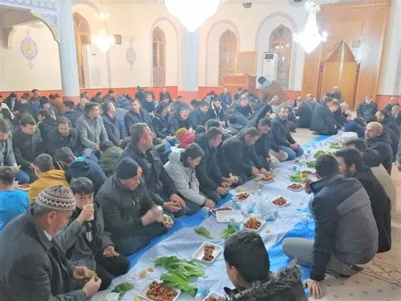 ALİBEYHÜYÜĞÜ MAHALLESİ  BÜYÜK CAMİİNDE YATSI NAMAZI BULUŞMASI