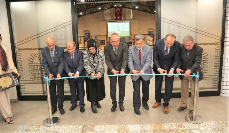 MERAM KÜLTÜR VE SANAT MERKEZİ’NDE TÜRK İŞLEME SANATI SİM SIRMA SERGİSİ AÇILDI