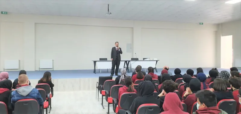 HAYDAR-FADİM KOCAER ANADOLU LİSESİNDE OKUMA KÜLTÜRÜ KONFERANSI VERİLDİ