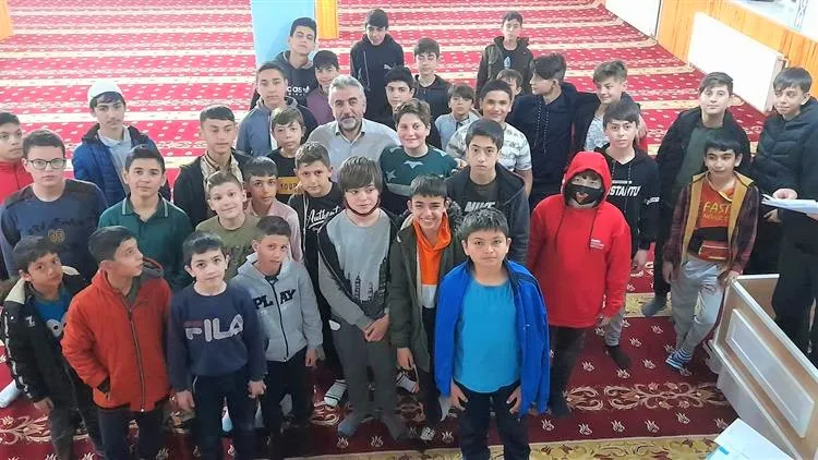 RAMAZAN AYINDA CAMİLER  ÖĞRENCİLERLE ŞENLENİYOR