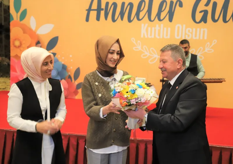 BAŞKAN ALTAY TÜM ANNELERİN ANNELER GÜNÜ’NÜ KUTLADI