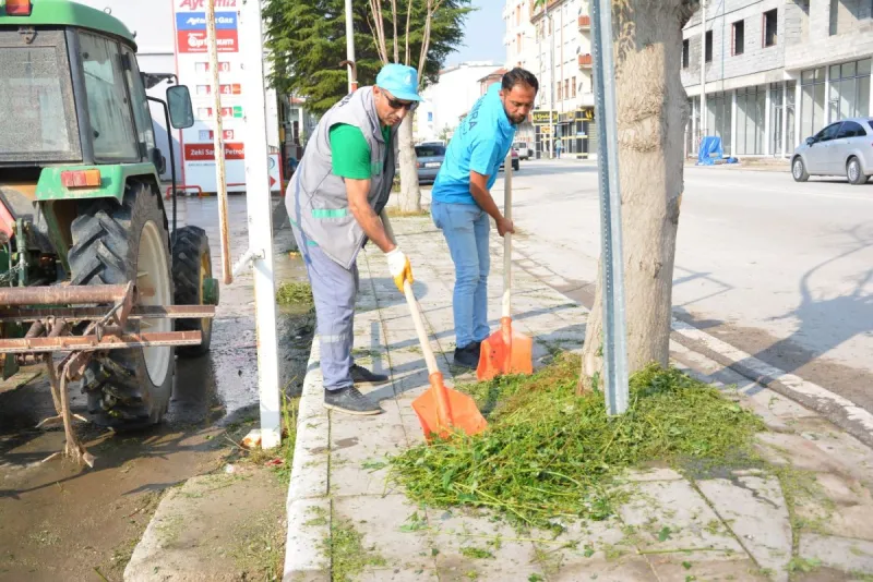 ÇUMRA BELEDİYESİ DOLU YAĞIŞ SONRASI  TEMİZLİK ÇALIŞMASI YAPTI