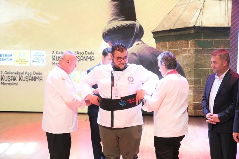 MEZUN OLAN GASTRONOMİ BÖLÜMÜ  ÖĞRENCİLERİNE KUŞAK KUŞANMA MERASİMİ