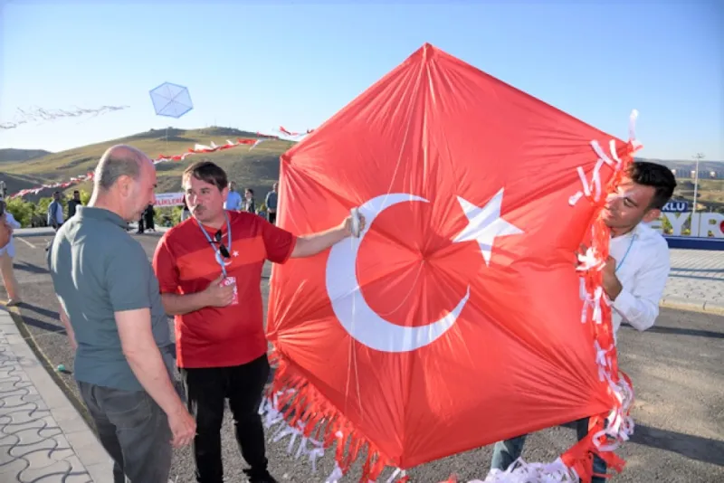 KONYA’DA İLK KEZ UÇURTMA  ETKİNLİĞİ DÜZENLENDİ