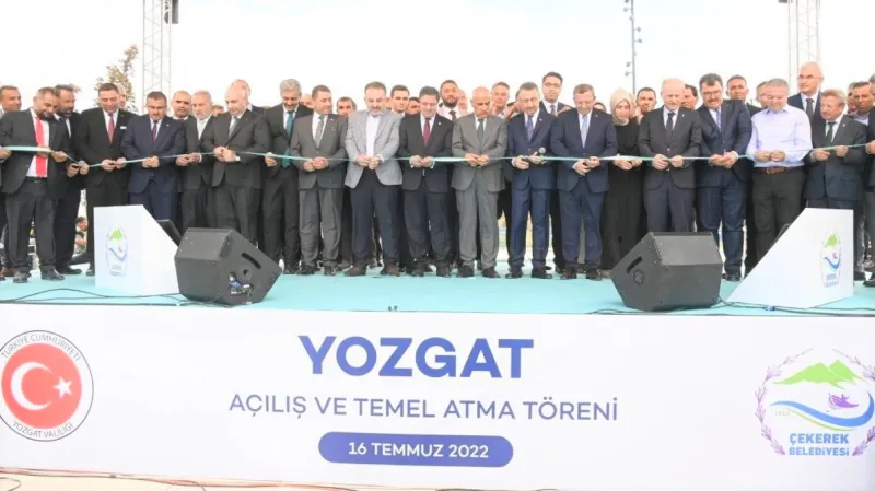 CUMHURBAŞKANI YARDIMCISI FUAT OKTAY İLE TARIM VE ORMAN BAKANI VAHİT KİRİŞCİ YOZGAT’IN ÇEKEREK İLÇESİNDE