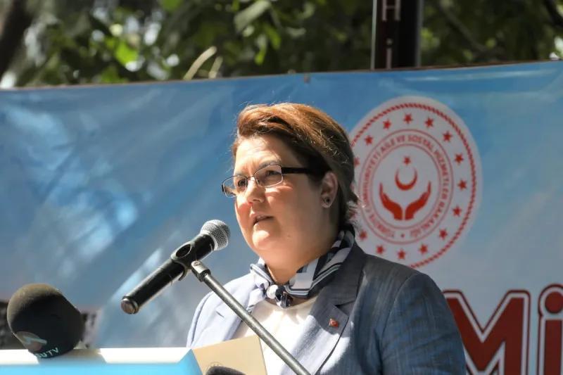 BAKAN YANIK, GEÇEN DÖNEM EĞİTİME YAPTIKLARI YARDIMLARI PAYLAŞTI