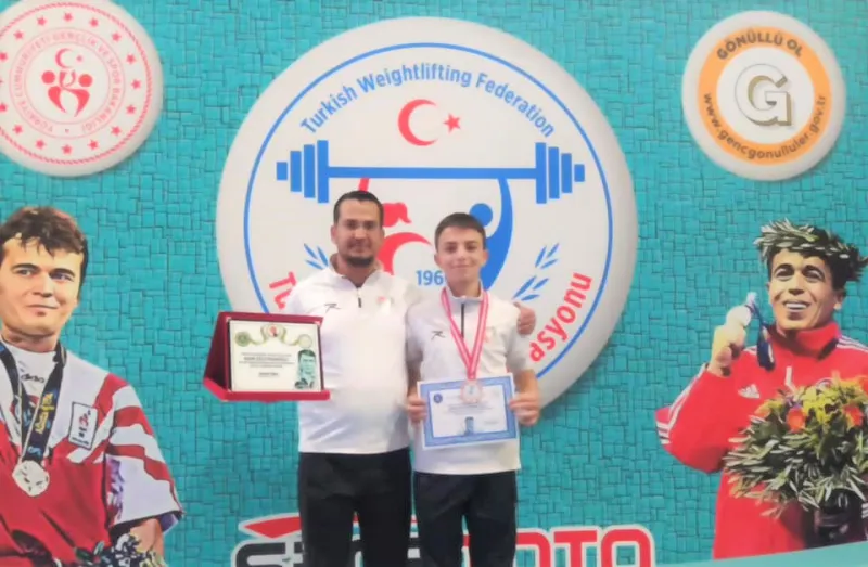 ÇUMRALI ENES HALTERDE TÜRKİYE 3’ÜNCÜSÜ