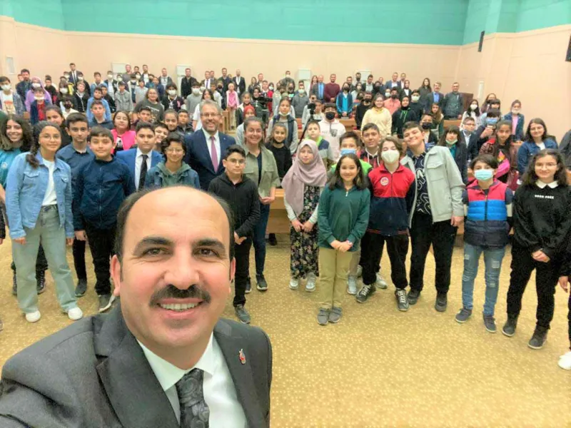 BAŞKAN ALTAY’DAN 7-18 YAŞ ARASI GENÇLERE SÜRPRİZ