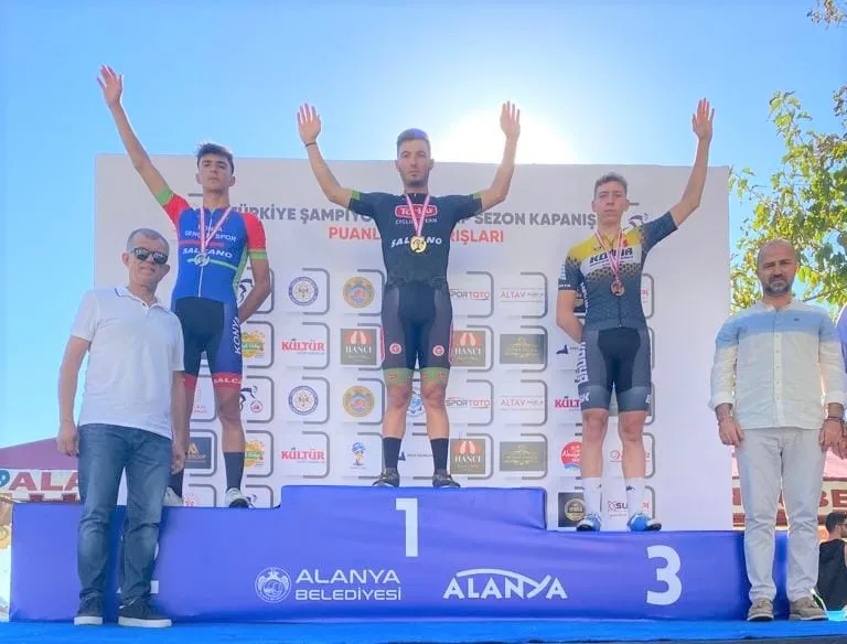 TORKU BİSİKLET TAKIMI ALANYA’DA MADALYALARI TOPLADI