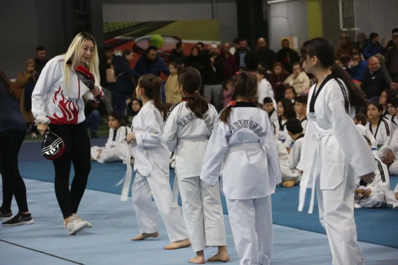 MERAM BELEDİYESPORLU 170 TAEKWONDO SPORCUSUNUN KUŞAK TERFİ HEYECANI